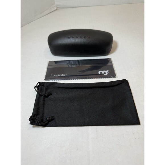 OAKLEY  AUTHENTIC EYEGLASSES HARD CLAMSHELL CASE MINT, DUST BAG & CLEANING CLOTH - Picture 1 of 9